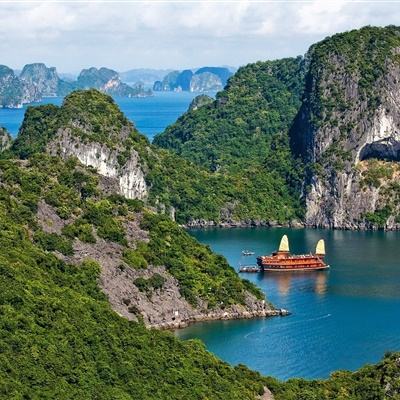 桂港签署旅游合作协议 共拓旅游领域合作